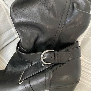 Ladies high heeled boots - worn once!